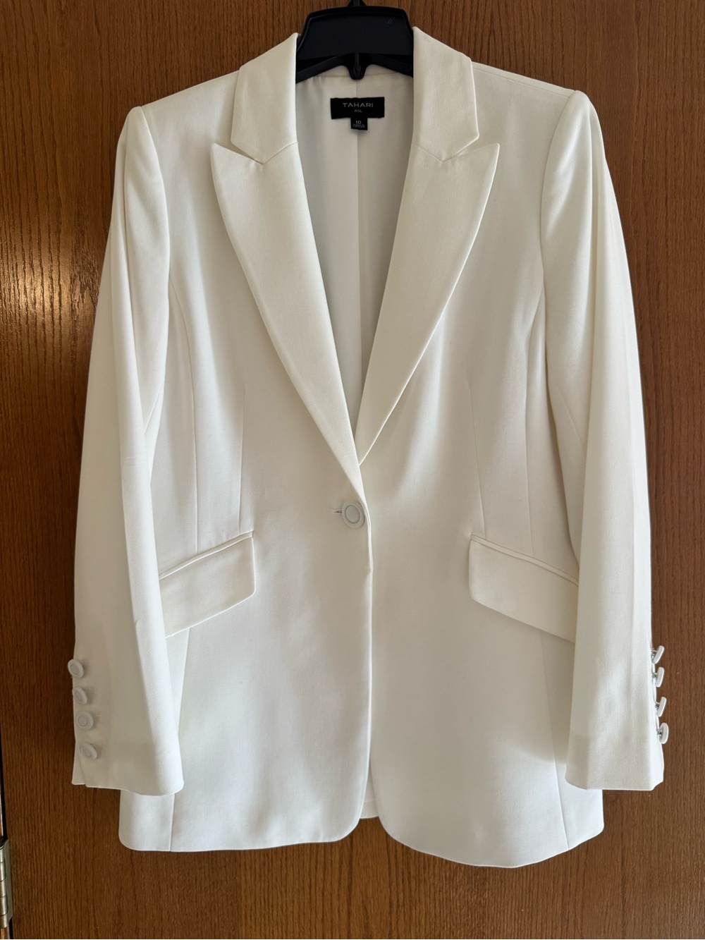 Tahari Winter White Single-Button Tailored Blazer